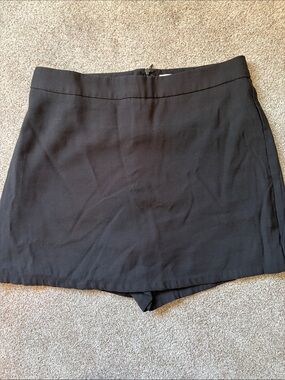 Gilli Black Tailored Skort